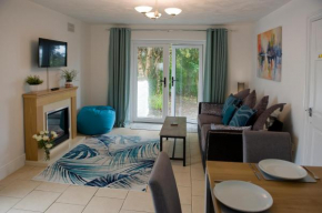 Mountain View Apartment - short drive to beaches